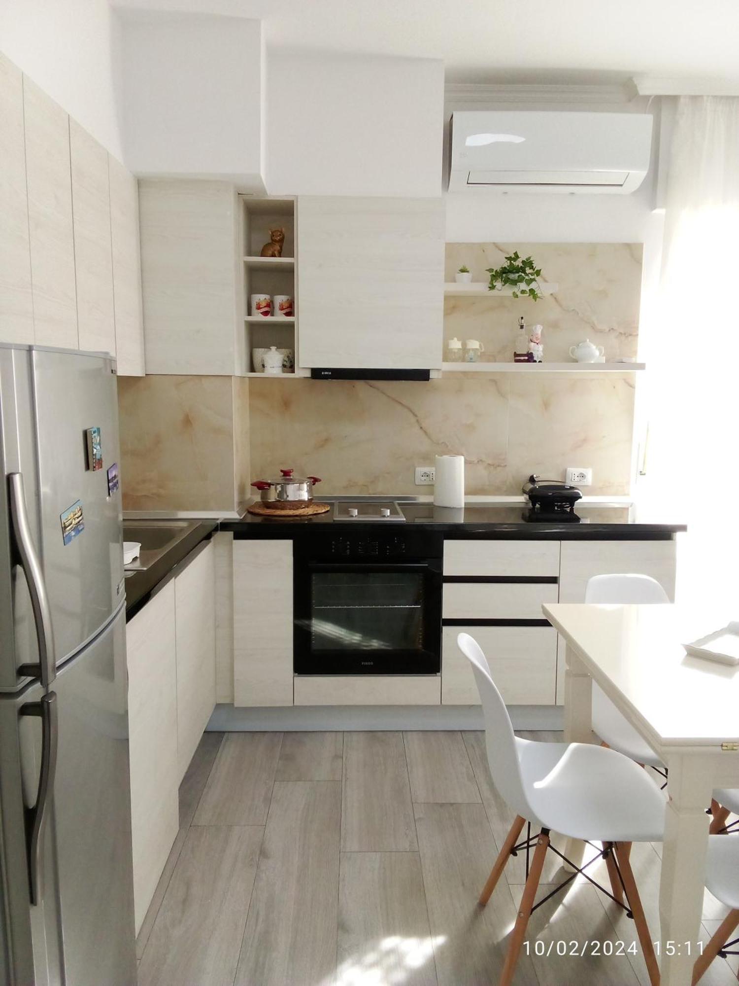 Apartment Hello Happy, 19 Tirana